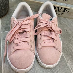 PUMA Suede Classic XXI Pink Lotus Eggshell Blue Sneakers Kids Size 2.5C